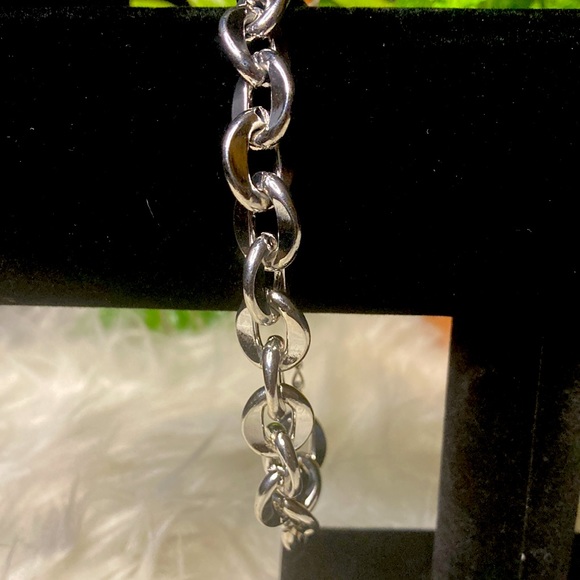 NWT! Mens Silver linked adjustable bracelet. - Picture 2 of 3